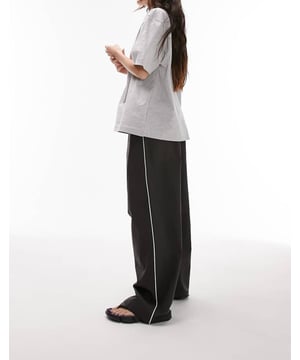 Trousers & Leggings by Topshop Welcome to the next phase of Topshop High rise Elasticated waistband Side pockets Wide legSold By: Asos