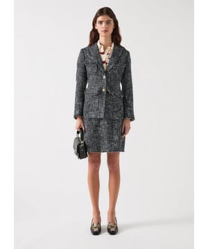 The sophisticated Finch jacket, made from an indigo tweed cotton mix, features intricate buttons and a crew neck design in a stunning blue & navy hue. Perfect for smart casual ensembles, it pairs effortlessly with tailored trousers or a classic pencil skirt for a refined look, making it ideal for evening gatherings or upscale brunches.