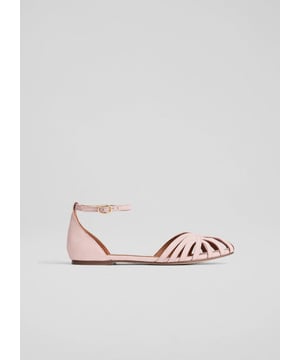 Experience elegance with the Aubrey dressy flats in a stylish pink shade. Featuring a textured, plaited front d'Orsay in luxurious suede, complemented by a supple leather lining and durable man-made sole. Perfect with tailored trousers or a flowing midi dress for sophisticated style. Ideal for brunch dates or afternoon weddings.