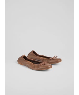 Timeless and versatile, no wardrobe should be without a chic pair of ballet flats, and we have now created Trilly in a range of skin tone shades for our LKB Nudes collection. The Trilly ballet pumps are crafted in Spain from super-soft nappa leather.Â  These everyday flats have a round toe, a lightweight, flexible sole and have ruched detail to the back of heel offering a secure fit. Wear them with your favourite spring looks when you need a break from heels.
