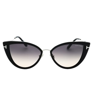Tom Ford Anjelica-02 sunglasses combine sleek design with superior craftsmanship. Featuring a shiny black frame and gradient smoke lenses, these sunglasses offer both style and effective sun protection. Made from 100% plastic, they provide lightweight comfort for all-day wear. Perfect for elevating your look while shielding your eyes from harmful rays, the Anjelica-02 is a sophisticated accessory that blends fashion with function effortlessly.
57X16X140