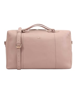 This Paul Costelloe ODELIA Weekend/Duffle Bag benefits from having top handles and an adjustable shoulder strap so you can wear it however you find most comfortable! Roomy enough for all your overnight essentials. It is sturdy yet light to carry. Perfect for long weekend stay or as a hospital bag for you and the new baby. Designed with one large main compartment as well as a secure interior pockets, it can hold all your essentials with ease.