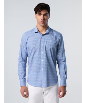 Smart muss nicht langweilig sein. Dieses Hemd aus Baumwollpopeline ist in einer Auswahl an raffinierten und dennoch verspielten Mustern erhältlich, die Jeans, Chinos und Shorts gleichermaßen Persönlichkeit verleihen. Verziert mit einem farblich abgestimmten gestickten Logo auf der Brust für den charakteristischen North Sails-Touch.
