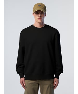 Bringen Sie frischen Wind in Ihre Freizeitgarderobe mit diesem vielseitigen Sweatshirt mit Rundhalsausschnitt. Dieses Modell aus Bio-Baumwolle unterstreicht unser Engagement für die Verwendung von Materialien, die besser für den Planeten sind, und ist an den Seiten mit eng anliegendem Rippstrick versehen. Ein North-Sails-Aufnäher am Ärmel sorgt für den charakteristischen Touch.