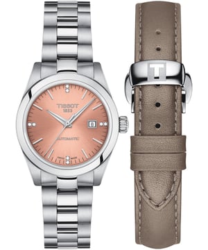 Diese Tissot T-my Lady Analog-Uhr für Damen ist das perfekte Zeitmessgerät zum Tragen oder Verschenken. Das silberne, runde Gehäuse mit einem Durchmesser von 29 mm kombiniert mit dem komfortablen Armband aus silbernem Edelstahl sorgt dafür, dass Sie dieses atemberaubende Stück ohne Kompromisse genießen können. Angetrieben von einem hochwertigen Automatikwerk und wasserdicht bis 10 bar, wird Ihre Uhr stets ticken. Diese Uhr hat ein automatisches Uhrwerk (aufgeladen durch jede Bewegung Ihres Handgelenks; benötigt niemals eine Batterie). Diese Analoguhr verfügt über eine Kalenderfunktion: Datum und ist mit einem „Swiss Made“-Kennzeichen ausgestattet und hat ein Schweizer Uhrwerk. Sie kommt mit einem zusätzlichen grauen Lederarmband. Das hochwertige silberne Edelstahlarmband misst 19 cm in der Länge und 15 mm in der Breite und hat eine Faltschließe. Gehäusedurchmesser: 29 mm, Gehäusehöhe: 11 mm, Gehäusefarbe: Silber und Zifferblattfarbe: Rosa.