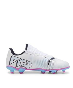 Juniors Puma Future 7 Match FG-AG Football Boots in white. - Engineered mesh and stretchy knit upper.- Lace up fastening.- Engineered 3D textures at key contact zones are optimized to enhance ball grip and control for dribbling  passing and finishing.- Micro-perforated heel padding keeps the heel locked in and comfortable.- Lightweight Dynamic Motion System outsole.- Ref: 10773401