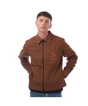 Mens Hugo Boss Evalom Corduroy Overshirt in brown.- Standard shirt collar.- Full front branded zip fastening.- Two pockets on the chest.- Two pouch pockets on the waist.- Press studs fastening cuffs.- Regular fit.- 97% Cotton  3% Elastane.- Ref: 50520103212