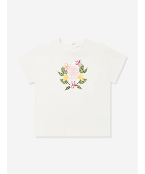 Introduce elegance early with the Roberto Cavalli Baby Girls Floral Logo T-Shirt in pristine white. Crafted for the SS2025 season, this piece blends high-end Italian craftsmanship with playful design. Perfect for any young fashionista's collection. Here are its exceptional features Exquisite Italian Quality Meticulously made to offer both luxury and lasting wear. Charming Floral Emblem Features a delightful floral logo that captures the essence of youthful style. Supreme Comfort Constructed from premium fabrics for all-day softness and ease.Elevate her wardrobe with this signature piece from Roberto Cavalli. Ideal for everyday chic!