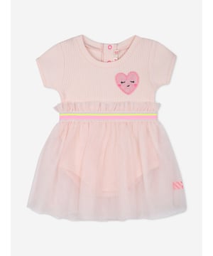 Billieblush incorporate high quality detailing and an advanced outlook on contemporary designs. This baby girls pale pink t-shirt dress is woven in a soft bodysuit design with a flared tulle skirt. Snap Closure At Back Organic Cotton Cute Heart Patch Detail Colour Pink Material 100 Polyester, Trimming 96 Cotton, 4 Elastane