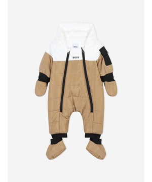 Discover the timeless charm of the Baby Boys Logo Babygrow in Blue, now in sophisticated brown a luxurious addition for AW2024. Impeccably designed for your Baby, Baby_Boy, Boy, this piece blends elegance with Cosy comfort. Elegant Brown Hue Perfect for any occasion, adding a touch of class. Iconic Logo Design Showcases a distinct and stylish emblem. Premium Fabric Ensures softness and comfort, ideal for sensitive skin. Easy Dressing Designed with practicality in mind for hassle-free changes.Elevate your little one's wardrobe with this exquisite Babygrow!