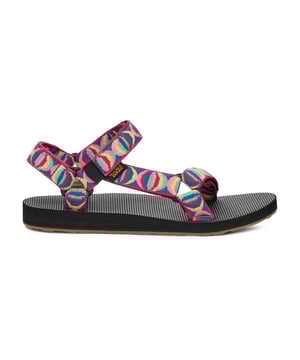 From a Grand Canyon raft in 1984 to docks, stoops, and sidewalks around the world, one of Teva’s very first sandal stands as a testament to timeless comfort and utilitarian style.