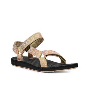 The latest evolution of our Original Universal was intentionally designed, featuring straps made with a waterless dying technique that reduces water and energy usage compared to conventional methods. Perfect for discovering wild and wonderful places, our lightweight EVA footbed delivers all-day comfort while a rubber sole provides the grippy traction you need for a summer’s worth of adventures.