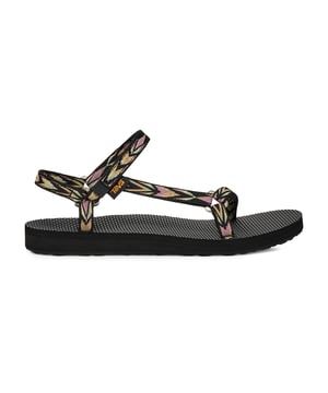 A minimalist style made for everyday wear, this silhouette cues up luxe leather straps to deliver a sleek, strappy summer sandal. A pared-back version of Teva’s timeless adventure icon, this update is ready to tackle sunshine-filled adventures.