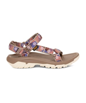An infinitely versatile sandal, the Hurricane XLT2 is outfitted for grippy traction while keeping you comfortable. Employing 100% REPREVE® recycled polyester straps and supportive midsole, our iconic sport sandal is up for any adventure.