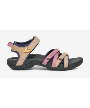 Fine tuned for your foot, the multi-purpose women’s Tirra brings crazy comfort to the adventure of your choosing.