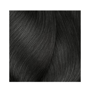 Die MAJIREL Ionène G Creme Coloration #5,32 von LOréal Expert Professionnel bietet eine professionelle, langanhaltende Färbung mit ausgezeichneter Deckkraft. Diese permanente Haarfarbe umfasst eine breite Palette an Nuancen, die es leicht machen, den gewünschten Farbton zu finden, ganz gleich, ob man aufhellen oder abdunkeln möchte. Sie gewährleistet eine vollständige Abdeckung von grauen Haaren und ermöglicht es, bis zu drei Nuancen heller oder dunkler zu färben. Bereits nach 35 Minuten Anwendung erhält das Haar eine strahlende Farbe, während es durch die schonende Formel weiterhin glänzend und geschmeidig bleibt.