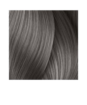 Die MAJIREL Ionène G Creme Coloration #5,32 von LOréal Expert Professionnel bietet eine professionelle, langanhaltende Färbung mit ausgezeichneter Deckkraft. Diese permanente Haarfarbe umfasst eine breite Palette an Nuancen, die es leicht machen, den gewünschten Farbton zu finden, ganz gleich, ob man aufhellen oder abdunkeln möchte. Sie gewährleistet eine vollständige Abdeckung von grauen Haaren und ermöglicht es, bis zu drei Nuancen heller oder dunkler zu färben. Bereits nach 35 Minuten Anwendung erhält das Haar eine strahlende Farbe, während es durch die schonende Formel weiterhin glänzend und geschmeidig bleibt.