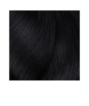 Die MAJIREL Ionène G Creme Coloration #5,32 von LOréal Expert Professionnel bietet eine professionelle, langanhaltende Färbung mit ausgezeichneter Deckkraft. Diese permanente Haarfarbe umfasst eine breite Palette an Nuancen, die es leicht machen, den gewünschten Farbton zu finden, ganz gleich, ob man aufhellen oder abdunkeln möchte. Sie gewährleistet eine vollständige Abdeckung von grauen Haaren und ermöglicht es, bis zu drei Nuancen heller oder dunkler zu färben. Bereits nach 35 Minuten Anwendung erhält das Haar eine strahlende Farbe, während es durch die schonende Formel weiterhin glänzend und geschmeidig bleibt.