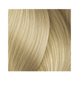 MAJIREL HIGH-LIFT #ash von L&#39,Oréal Professionnel . Permanente Haarfarbe, inspiriert von den neuesten Trends im kühlen Blond. Holen Sie sich eisiges Blond mit MAJIREL HIGH-LIFT! Diese permanente Haarfarbe verwandelt Ihr Haar (unabhängig vom Grundton) in nur einem Schritt in Blond. Erhältlich in einer großen Auswahl an eisigen Blondtönen, von neutral bis platinblond. Die Deckkraft deckt graue Haare nicht ab, sie kann jedoch auf Haaren mit einem geringen Anteil grauer Haare angewendet werden. Die Aufhellungskraft beträgt bis zu 4,5 Nuancen. Angereichert mit dem Iogène G- und Incell-Komplex pflegt es die Haarfaser von der Wurzel bis zur Spitze, sorgt für Geschmeidigkeit und gibt eine helle und leuchtende Farbe wieder.