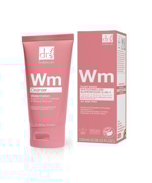 Presentamos nuestro Limpiador Superalimentario de Sandía y Desmaquillante, ¡la solución definitiva 2 en 1 para una piel limpia, radiante y revitalizada! Perfecto para todo tipo de piel, esta fórmula suave pero efectiva está infusionada con Ácidos Glicólico, Salicílico y Láctico para exfoliar, purificar e hidratar tu tez. Disuelve sin esfuerzo el maquillaje y las impurezas más rebeldes mientras nutres tu piel con Aceite de Semilla de Sandía para un acabado suave y luminoso. Di adiós a la opacidad y los poros obstruidos: simplemente aplica una pequeña cantidad sobre la piel húmeda, masajea y enjuaga para obtener los mejores resultados. Vegano, libre de crueldad y aprobado por dermatólogos, nuestro limpiador está libre de parabenos, sulfatos y fragancias artificiales. ¡Experimenta la refrescante diferencia hoy!