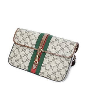 Gucci Tassen Jackie 161 Belt Bag  Schoudertas in de Beige/Bruin Gecoat canvas in de Goud  hardware. Het product is in In Perfecte Staat (AA).
  Afmetingen: 25x16x3 cm 
  Inclusief accessoires: Dustbag
  
  BrandCo Paris vindt zeldzame artikelen in de beste staat voor ongelooflijke prijzen. Het is de moeite waard om geduldig te zijn! Koop met vertrouwen: alle artikelen van BrandCo Paris worden zorgvuldig geselecteerd en geverifieerd door ons team van experts.

  Alle artikelen worden geleverd met een certificaat van echtheid en verpakt door BrandCo Paris.

  Classificatietabel voor de conditie van het artikel:

  N (als nieuw)
  AA (perfecte staat)
  A (uitstekende staat)
  AB (zeer goede staat)
  B (goede/redelijke staat)