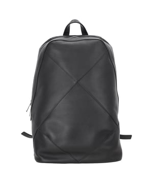VINTAGE, RRP AS NEW
 Crafted from premium black leather, the Bottega Veneta Intrecciato Backpack showcases the brand’s iconic woven design for a look that’s both timeless and distinctive. With a sleek silhouette and functional compartments, it effortlessly combines luxury with everyday practicality. Pair it with a tailored coat and clean sneakers for a refined, urban look.

Bottega Veneta Intrecciato Backpack in Black Leather

Condition: Excellent
Signs of wear: No retail tag, No visible sign of wear., 
Packaging: Dust bag
Color: Black
Material: Leather | leather
Size: One Size | One Size
Measurements: Width: 200; Height: 480; Length: 310
SKU: MRPPUDEBA508311M