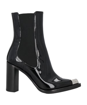 Composition: 100% calf leather  

Insole: Leather
Sole: Leather
Pointed toe
Heel 9 cm
Elasticated side inserts
Slip on
Small scratches on the tip
Made in  Italy
Gender: WOMEN
Product code: B718857
Barcode: 9990002200903
Code: SHO MQ 2 BT SS23 10217