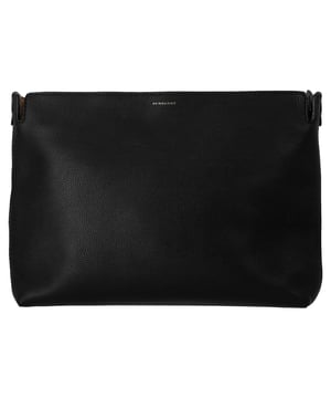 Empfohlener Verkaufspreis
Die Burberry Large Clutch aus schwarzem Leder verkörpert raffinierte Schlichtheit. Präzise aus geschmeidigem schwarzem Leder gefertigt, ist dieses Schmuckstück zeitlos und zeitlos. Ob in der Hand oder unter dem Arm getragen, ihre klaren Linien und die schlanke Silhouette setzen ein müheloses Statement für dezenten Luxus.

Burberry Large Clutch aus schwarzem Leder
Zustand: Ausgezeichnet
Gebrauchsspuren: Kein Etikett, Keine sichtbaren Gebrauchsspuren. Unbenutzt oder einmal getragen, aber wie neu.
Verpackung: Staubbeutel
Farbe: Schwarz
Material: Leder | Leder
Größe: Einheitsgröße | Einheitsgröße
Maße: Breite: 60; Höhe: 310; Länge: 440
Artikelnummer: TONPUDEBA526819W