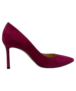 VINTAGE, RRP AS NEW
Soft and elegant, the **Jimmy Choo Romy Pointed Pumps** in pink suede bring a touch of romance to any look with their plush texture and graceful silhouette. The classic pointed toe and slim heel offer timeless sophistication, ideal for both formal and everyday styling. **Styling Tip:** Pair them with a floral midi dress or cropped trousers in neutral tones to let the delicate blush hue stand out beautifully.

 Jimmy Choo Romy Pointed Pumps in Pink Suede

Condition: Very good
Signs of wear: Lightly used but very well maintained. Minor mark at soles & creasing, light scuffing at the soles and heels.
Packaging: Box
Color: Pink 
Material: Suede | suede
Size: EU | 35.5
Measurements: Heel height: 85 mm; Insole length: 250 mm
SKU: TONPUGBSH518672W