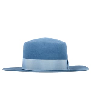 VINTAGE, RRP AS NEW
Make a subtle yet striking statement with the Saint Laurent Fedora Hat in light blue wool. Crafted with precision and softness, this wide-brimmed fedora features a tonal light blue ribbon detail for a seamless, sophisticated finish. A modern twist on classic French cool, it adds instant polish to any outfit—whether you're strolling through the city or heading to a gallery opening.


Saint Laurent Fedora Hat in Light Blue Wool
Condition: Excellent
Signs of wear:  No sign of wear.
Packaging: None
Color: Blue | light blue
Material: Wool/hair | alpaca fibre
Size: One Size | One Size
Measurements: Height: 100; Length: 550
SKU: NAPPUGBAC512654W