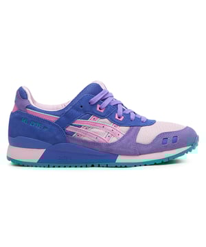 Bring classic style and all-day comfort to your casual wardrobe with the ASICS Gel-Lyte III OG in a rich purple hue. These iconic trainers combine retro design with modern cushioning technology, making them perfect for everyday wear.
Key Features:
Split Tongue Design: 

Unique feature for a snug, comfortable fit that prevents tongue slippage.

Rearfoot GEL® Cushioning: 

Provides shock absorption and comfort for all-day wear.

EVA Midsole: 

Lightweight foam delivers responsive cushioning and support.

Suede and Mesh Upper: 

Durable and breathable materials for a stylish, comfortable fit.

Rubber Outsole: 

Offers reliable traction and durability on various surfaces.

Classic Purple Colorway: 

Bold and stylish, adding a pop of color to your casual outfits.

Heritage Design: 

Celebrated retro look that blends vintage appeal with modern comfort.