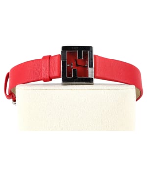 VINTAGE, RRP AS NEW
The Fendi Fendimania Stainless Steel Quartz Watch from the Fendimania Collection features a sleek and modern design with a 24mm x 20mm stainless steel case. Powered by a reliable quartz movement, this watch boasts a stylish red dial and a smooth bezel for a contemporary look. The red leather strap adds a pop of color and is secured with a tang buckle for a comfortable and secure fit. Ideal for those with a sophisticated sense of style, this timepiece is sure to make a statement wherever you go.



Fendi Fendimania Stainless Steel Quartz Watch in Red Leather
Condition: Excellent
Signs of wear: 
Packaging: None
Color: Red | burgundy
Material: Leather | leather
Size: one size
Measurements: Dial diameter: 0; Strap width: 20; Strap length: 200
SKU: TONPUGBWA399328W