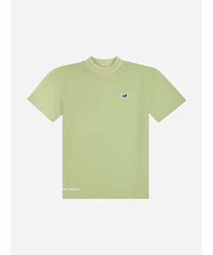 Elevate your young gentleman's attire with the Boys Premium Racking Rib T-Shirt in lush green by New Balance Apparel an essential for SS2025. Marvelously crafted, it epitomises both panache and ease, ensuring hes always at his best. Key features include Exquisite Craftsmanship Meticulously designed with a racking rib pattern, offering a refined texture that stands out. Luxe Fabrication Constructed with premium, soft fabrics that promise all-day comfort durability. Vibrant Hue A striking green shade that complements a youthful and lively wardrobe.Add a touch of sophistication to his collection today!