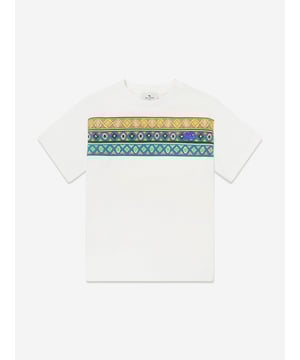 Introduce a touch of elegance to your young chap's wardrobe with Etro's Boys Striped Pattern T-Shirt in exquisite Ivory, perfect for the SS2025 season. This sophisticated piece effortlessly combines luxury with playfulness. Exquisite Ivory Palette Elevates any ensemble with its chic, subtle hue. Signature Striped Design Crafted with Etro's iconic attention to detail, ensuring a standout look. Premium Fabrication Offers unrivalled softness and durability for all-day wear. Versatile Elegance Perfect for casual outings or celebratory events, making it a wardrobe essential.Embrace style convenience make this statement piece yours today!