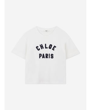 Parisian label Chloé incorporate exquisite materials into their demure and carefully crafted aesthetics. This girls short sleeve off-white t-shirt embodies the French label's unparalleled high quality. It features an embroidered "Chloé Paris" patch on the front. 100 Organic Cotton Fleece Mini Me Green Around