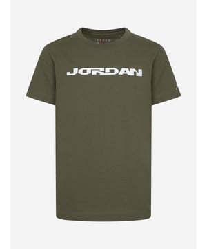 Introducing the Boys MVP Fast Logo T-Shirt in Green by Jordan, an essential addition to your boy's AW2024 wardrobe! Expertly blending style and functionality, this t-shirt promises to keep your little one both fashionable and comfortable. Key features include Iconic Jordan Branding Prominently features the revered Jordan logo, synonymous with premium quality. Dynamic Green Hue A vibrant green shade ensures your boy stands out, while complementing various outfit choices. Premium Fabric Crafted with soft, durable materials designed for longevity and ease of care. Versatile Style Perfect for sports, casual outings, or school, enhancing his cool factor effortlessly. Elevate your boy's style with this standout, high-quality piece. Secure yours today!