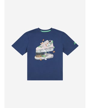 Introducing the Boys Fitness Centre Illustrated Graphic T-Shirt in Navy by New Balance Apparel, a perfect addition for SS2025. Crafted to mesh style with comfort, this item is essential for any young wardrobe. Key features include Sleek Navy Design Elegant blue hue with a captivating fitness-themed illustration. Supreme Comfort Constructed from premium soft materials, ensuring all-day comfort. Durable Stylish Crafted to withstand the rigours of boyish adventures without sacrificing style.Elevate your child's ensemble with a touch of sophistication and fun. Ideal for daily wear or special outings.