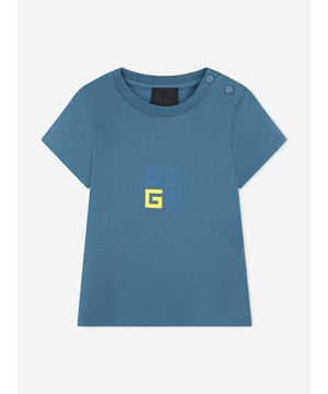 Givenchy's instinctive elegance and preference for demure abstracts are embodied in this baby boys blue ashes short sleeve t-shirt. Made in organic cotton with beautiful Givenchy and 4G printing. They will emanate style and confidence. Organic Cotton Jersey Shoulder Snaps Closure Green Around 100 Cotton