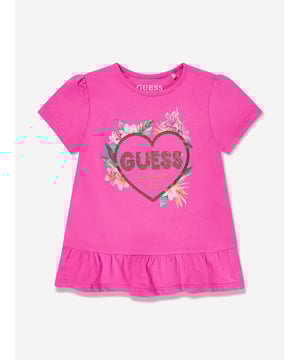 Introducing the Girls Floral Logo T-Shirt in Pink by Guess an essential addition to your young one's SS2025 wardrobe. Elegantly designed to blend high-fashion with playful charm, here's why it's a must-have Exquisite Floral Emblem Features a meticulously designed, vibrant logo that captures youthful exuberance. Luxurious Comfort Crafted from premium fabrics, ensuring all-day ease and durability. Perfect Hue A splendid pink shade that complements any outfit effortlessly.Elevate her style quotient with this chic, must-own piece!