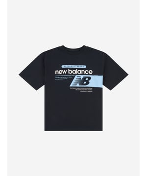 Step into style this SS2025 with the Boys Authentic Brand Players Graphic T-Shirt in Black by New Balance Apparel. Crafted for the fashionable young lad, this t-shirt is an essential addition to any wardrobe, blending comfort with cutting-edge style. Key highlights include Bold Graphic Appeal Designed with a striking player motif that captures the essence of sport and style. Premium Comfort Constructed with soft, high-quality fabric for all-day ease. Versatile Black Hue Perfect for versatile styling, from casual to chic.Elevate your boy's look with this must-have designer tee. Order now!
