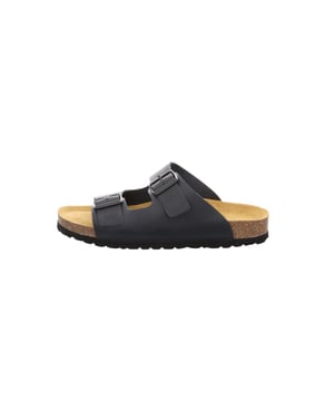 Leicht, stilvoll und herrlich bequem – diese Damen-Pantolette ist dein perfekter Begleiter für sonnige Tage. Mit ihrer offenen Spitze und dem unkomplizierten Schlupfdesign ist sie im Handumdrehen angezogen. Zwei verstellbare Riemen mit Schnallen setzen modische Akzente und sorgen für individuellen Sitz. Das konturierte Fußbett passt sich sanft deiner Fußform an und bietet ein angenehmes Laufgefühl. Die strapazierfähige Kunststoffsohle macht alles mit – ob Strandpromenade, Stadtbummel oder Gartenparty. Hochwertige Materialien sorgen nicht nur für Langlebigkeit, sondern auch für einen Hauch von Luxus bei jedem Schritt. Ein dezenter Label-Print auf der Innensohle rundet den Look stilvoll ab. Diese Pantolette vereint Komfort mit einem modernen, femininen Design. Sie ist leicht, flexibel und immer einsatzbereit. Einfach reinschlüpfen und den Sommer genießen!