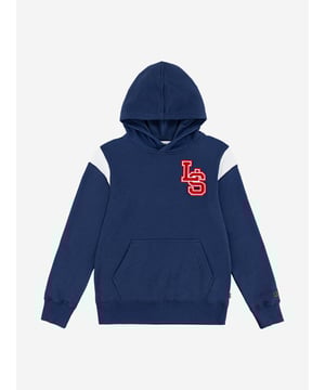Levi's embody vintage nostalgia and the American spirit in their timeless everyday fits. This boys hoodie is woven in luxurious cotton with an applique logo on the left chest. Long Sleeves Sewn-In Hood Cotton Lining Large Kangaroo Pocket On Front Wide Ribbed Edges 86 Cotton, 14 Polyester