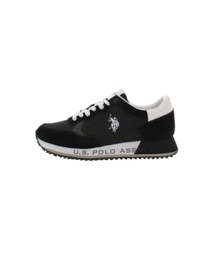 Die Herren-Sneaker von U.S. Polo Assn. präsentieren sich als stilvolle Allrounder mit sportlicher Note und durchdachtem Komfort. Eine klassische Schnürung sorgt für optimalen Halt, während die weich gepolsterte Innensohle und der angenehm gefütterte Schaftrand den Tragekomfort spürbar erhöhen. Für Trittsicherheit auf verschiedenen Untergründen steht die rutschhemmende Laufsohle mit funktionalen Profilkerben. Abgerundet wird das Design durch charakteristische Markendetails wie dem seitlichen Label-Print und dem Label-Badge auf der Zunge, die dem Look eine authentische Note verleihen.