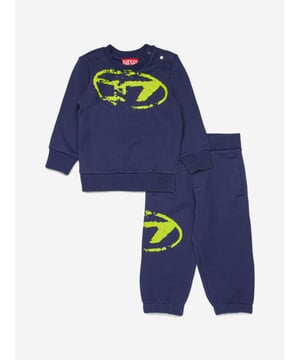 Introducing the Baby Oval D Tracksuit in Navy by Diesel, a quintessential piece for any young wardrobe. Expertly crafted for SS2025, this tracksuit combines luxury with play-ready comfort for all little ones. Luxurious Design Tailored in a deep navy hue, this piece embodies effortless sophistication. Versatile Comfort Constructed from premium, soft fabrics ensuring comfort for all-day wear. Unisex Appeal Perfect for Baby, Baby Boy, Baby Girl, Boy, and Girl, making it a versatile addition to any child's closet.Elevate their style with the Baby Oval D Tracksuit. Perfect for fashionable adventures.