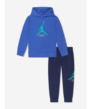 Introducing the Kids MJ Baseline PO Tracksuit in Navy by Jordan, the pinnacle of style comfort for AW2024. Perfect for both boys and girls, this tracksuit combines luxury and practicality. Key features include Premium Fabric Crafted from high-quality materials ensuring durability comfort. Versatile Design Ideal for sports or casual wear, adaptable to any setting. Iconic Branding Features the classic Jordan logo for a touch of exclusivity.Elevate your child's wardrobe with this stylish yet comfortable tracksuit. Order now!