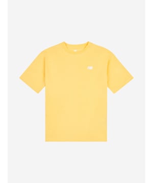 Introducing the vibrant Boys Small Logo Jersey T-Shirt in Yellow, crafted by New Balance Apparel, an indispensable addition to your young one's SS2025 wardrobe. Here's why it stands out Eye-catching Hue Radiant yellow enriches every ensemble with a burst of energy. Iconic Branding Discreet New Balance logo fosters a stylish, sporty vibe. Supreme Comfort Crafted from soft, breathable fabric, ideal for active boys. Versatile Wear Perfect for both casual outings and spirited playtimes.Revitalise his look with a touch of elegance and fun!
