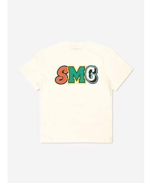 Discover the epitome of chic in children's fashion with the Boys Logo Print T-Shirt in White, crafted by the illustrious Stella McCartney for SS2025. This impeccably styled piece is a quintessential addition to any young gentleman's wardrobe, marrying sophistication with playfulness. Chic Design Elegantly adorned with a signature logo, making it an instant classic. Luxurious Comfort Fabricated with premium, soft materials ensuring comfort for all-day wear. Versatile Perfect for casual outings or celebratory occasions, adapting effortlessly to every setting.Elevate your boy's ensemble with this statement piece from Stella McCartney. Embrace style comfort! Order now.