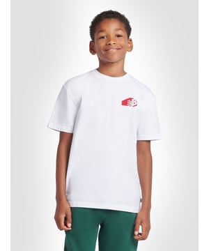 Introducing the Boys Authentic Brand T-Shirt in White by New Balance, an essential addition for AW2024 boy's wardrobe! Fashion meets function in this exclusive piece Premium Craftsmanship Meticulously designed with superior materials for durability and comfort. Classic Styling Timeless white hue clean lines offer a chic, versatile look. Signature Detailing Features the iconic New Balance logo for a touch of authenticity. All-Day Comfort Soft fabric ensures comfort from the playground to casual outings. Elevate his style with sophistication. Shop now!