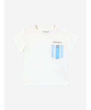 Discover the exquisite Baby Boys Striped Pocket T-Shirt in White by Dolce Gabbana, a pristine addition for SS2025. Immaculately crafted in Italy, this charming piece blends sophistication with playful elegance. Perfect for your little gentleman's wardrobe, here are its distinctive features Italian Craftsmanship Expertly made with high-quality fabrics ensuring durability and comfort. Stylish Stripes Pocket Detail Classic stripes and a chic pocket accentuate its designer appeal. Pure Comfort Soft materials guarantee a gentle touch against delicate skin.Elevate his style with Dolce Gabbana's luxurious touch.