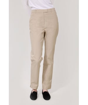 Elevate your look without compromising on comfort with these timeless chinos. Straight fit brings a slight note of formality, while the mid-rise waist makes your legs appear longer. Cotton rich fabric feels crisp and clean against your skin. All of the cotton for our clothing is sustainably sourced and always will be.
Sizing: As expected 
Tapered Leg
Mid Rise
These are last season clearance originally made for Marks and Spencer.